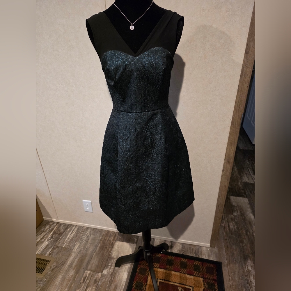 Elegant Midnight Green Sleeveless Dress